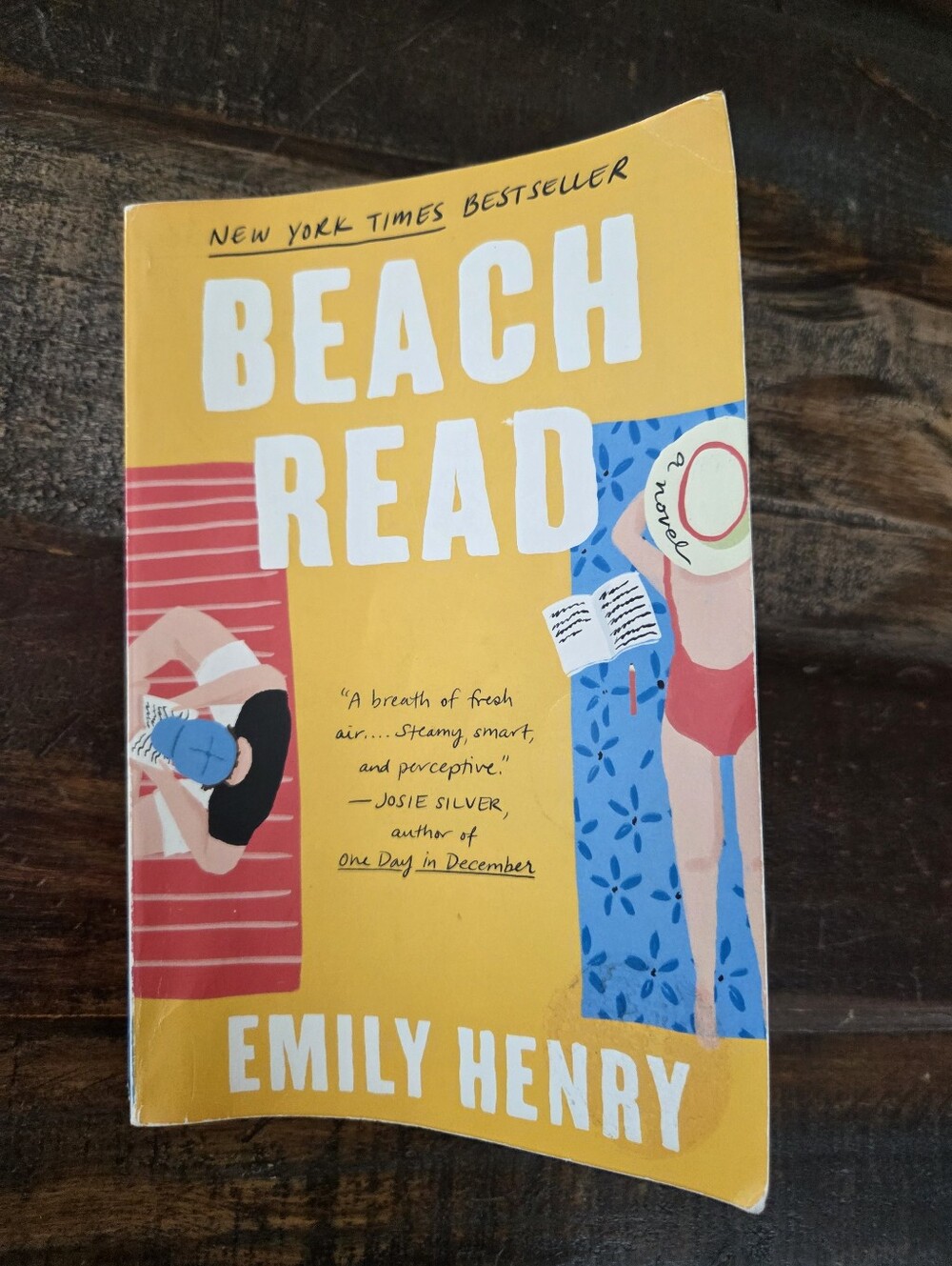 🎈2/$15 Emily Henry- Beach Read